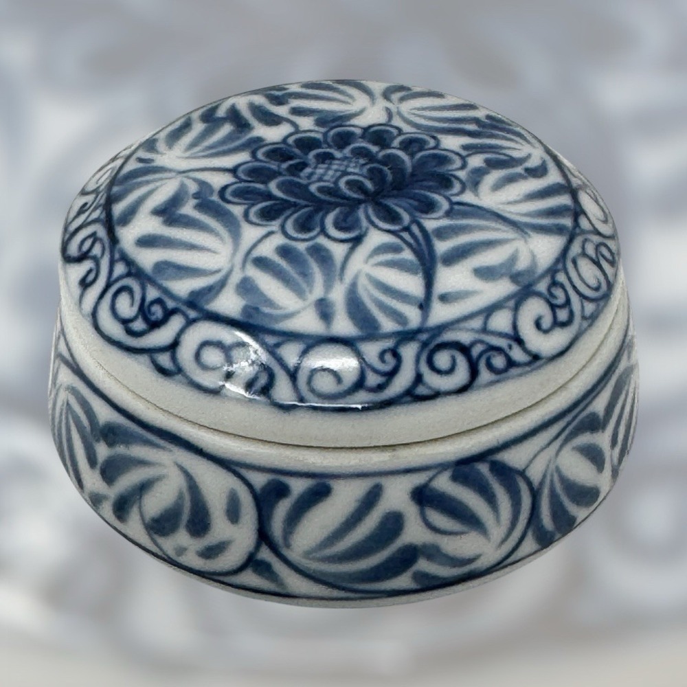 Vintage Indra Hand Painted Blue & White Floral Ceramic Trinket Box Wedding‎ Ring